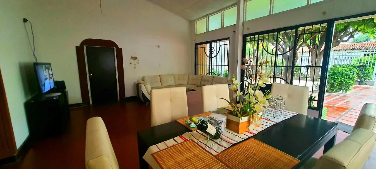 casa hostal chios 2 Santa Marta  Pensión